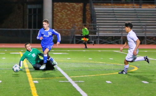 Soccer 2016-17_StPaulsTourney_JHS2vGraceKing1_12192016_08