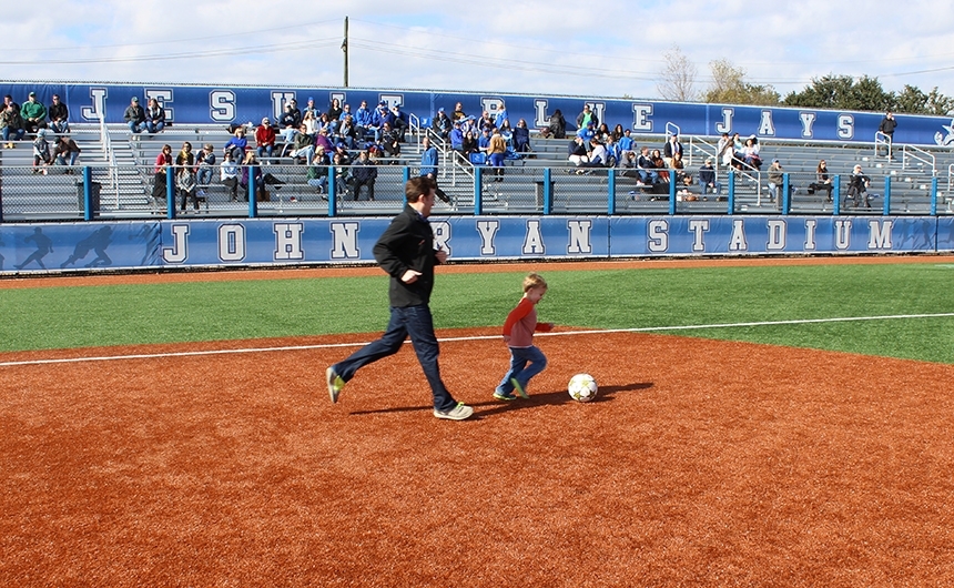 alumni_soccerreunion_20140104_014