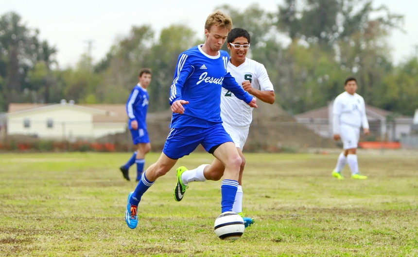 soccer-2013_14_jhsvshaw_121113_03