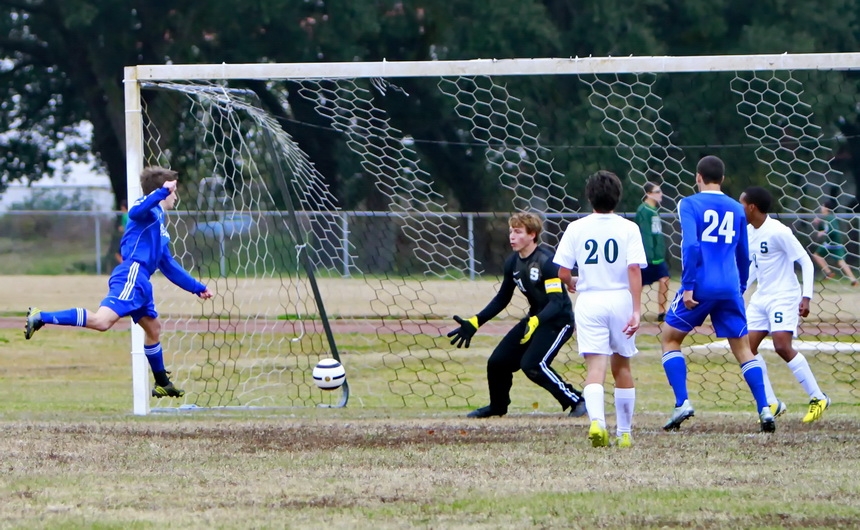 soccer-2013_14_jhsvshaw_121113_04