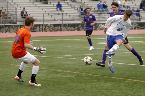 12-28-12_soccer_vs-_hahnville_04web