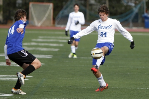 12-28-12_soccer_vs-_mandeville_002web