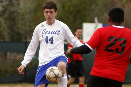 alumni_soccer_day_jesuit_vs-_west_jeff_21web