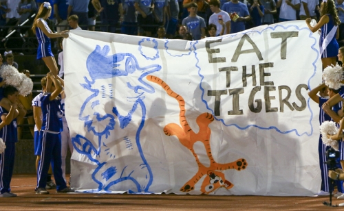 FirstHalf_PreGame-Runout-Anthem09292017_42