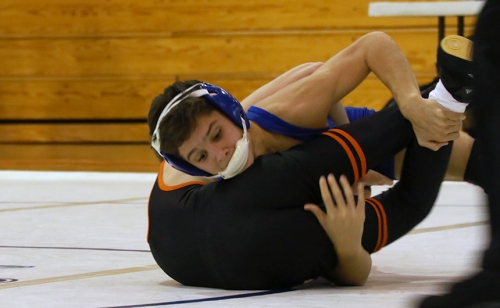 Wrestling_20151209_vsCatholicBR_010