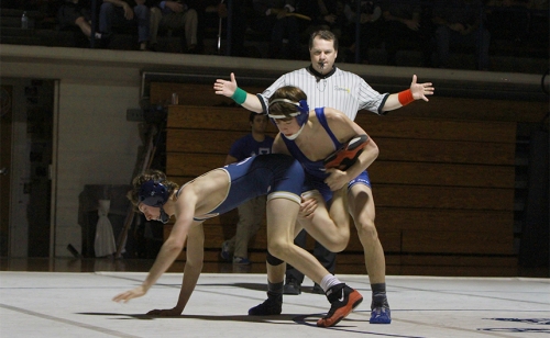 WrestlingvsHolyCross_20160203_083