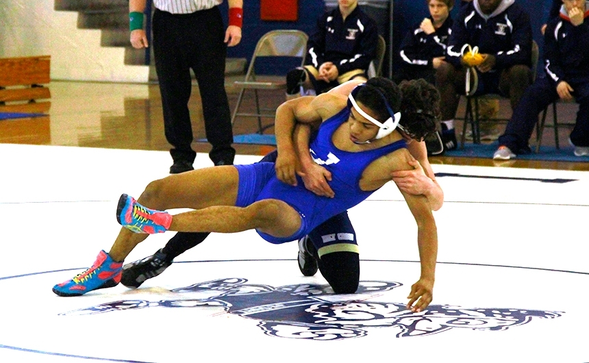wrestling_holycrossduals__20150208_001