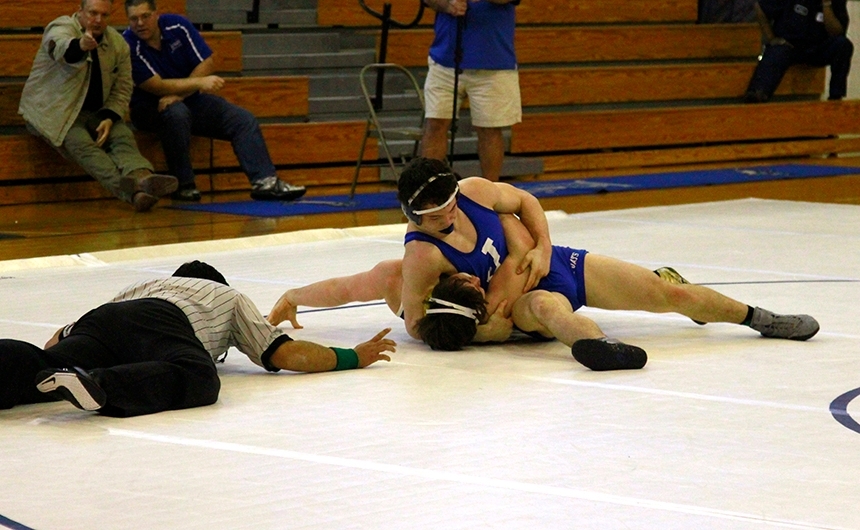wrestling_holycrossduals__20150208_196