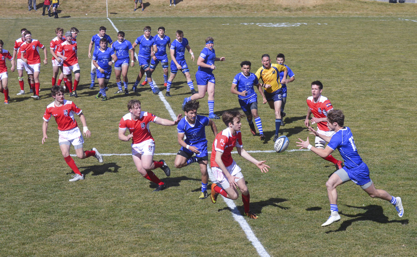 Matt Palmer accepts a pass from Gabe Massey